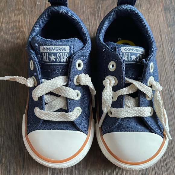 Converse size 5 - Picture 1 of 6